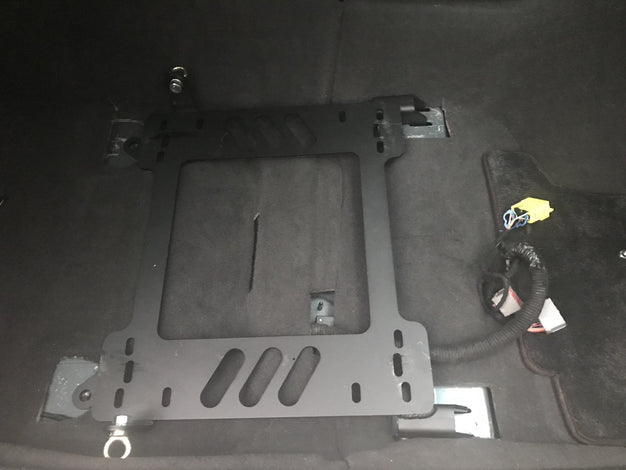 Cadillac CTS-V (2009-2014) Planted Seat Bracket - Passenger (Right)